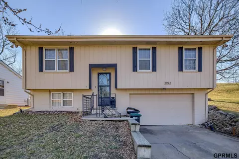 3023 S 115 Ave, Omaha, NE 68144