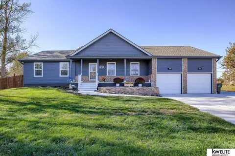 4619 Circle Dr, Blair, NE 68008