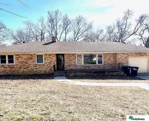 5405 Jaynes St, Omaha, NE 68104