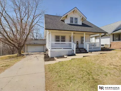 3318 S 32 Ave, Omaha, NE 68105