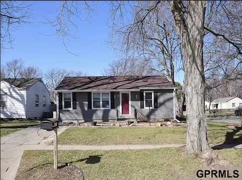 3481 N 52 St, Lincoln, NE 68504
