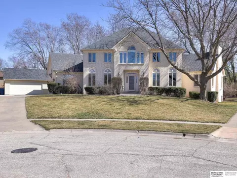 700 Cambrian Ct, Lincoln, NE 68510