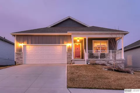 17508 Potter St, Bennington, NE 68007