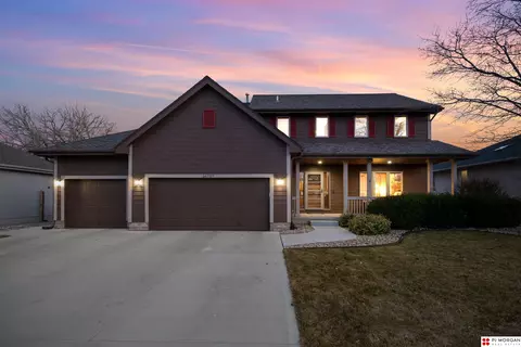 16737 Gertrude St, Omaha, NE 68136