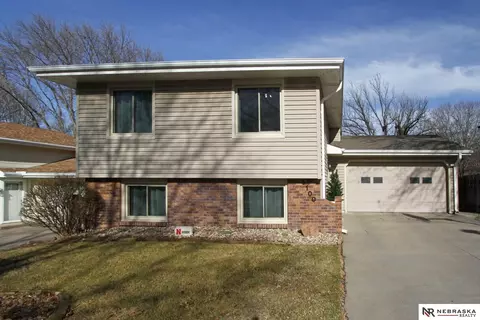 6100 Princess Margaret Dr, Lincoln, NE 68516