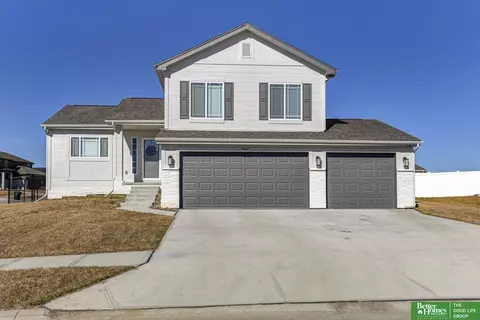 19868 Birch Ave, Gretna, NE 68028