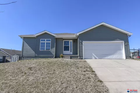 6545 N 11th St, Lincoln, NE 68521