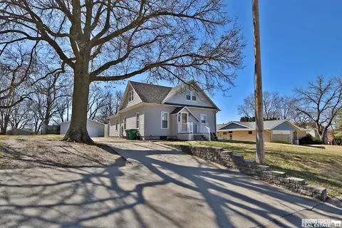 741 3rd St, Pawnee City, NE 68420