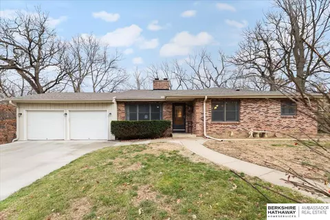 7 Scarlet Oaks Rd, Council Bluffs, IA 51503