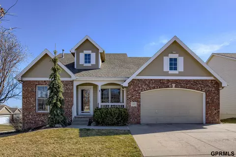 5557 N 151 St, Omaha, NE 68116