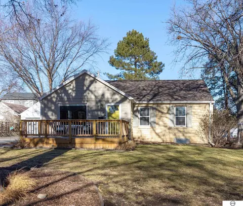 1630 Dakota Cir, Lincoln, NE 68502