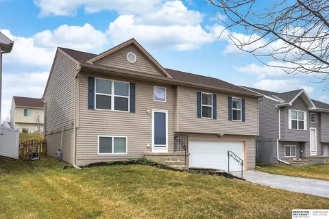 7960 N 145 St, Bennington, NE 68007