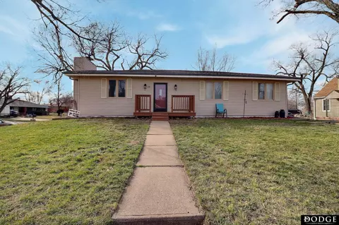 125 E Charles St, Valley, NE 68064