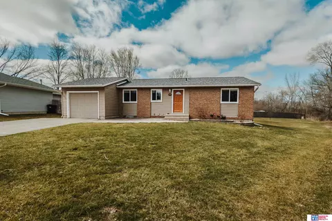 401 Eagle Dr, Eagle, NE 68347