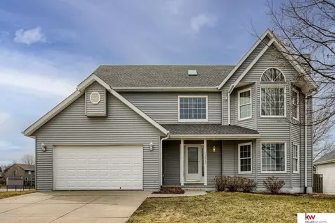 15955 Ames Ave, Omaha, NE 68116