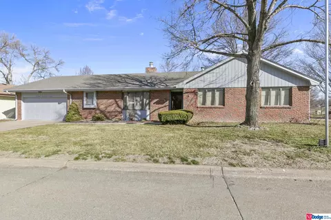 11706 Marcy Plz, Omaha, NE 68154