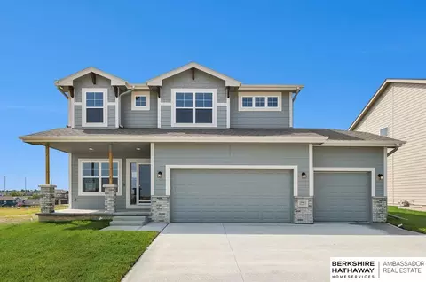 18461 Palisades Dr, Omaha, NE 68136