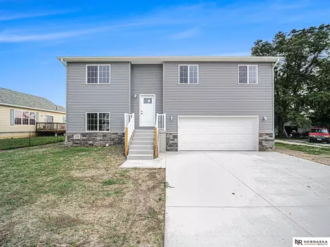 510 Peach St, Hallam, NE 68368
