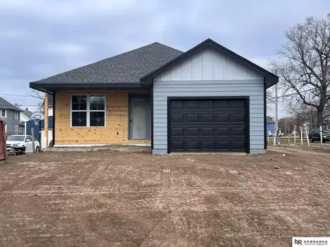 1614 Wirt St, Omaha, NE 68110