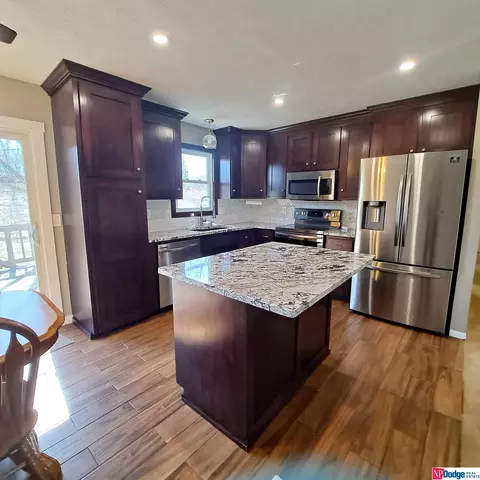 10223 Hansen Ave, Omaha, NE 68124
