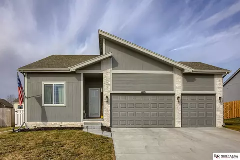 14810 S 19th St, Bellevue, NE 68123