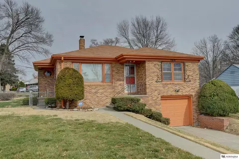 2618 Weber St, Omaha, NE 68112