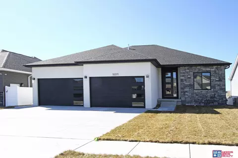 10311 White Pine Rd, Lincoln, NE 68527