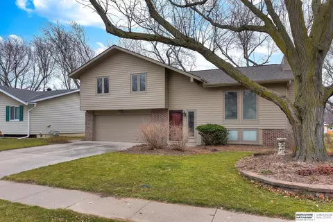 2517 N 129th Cir, Omaha, NE 68164