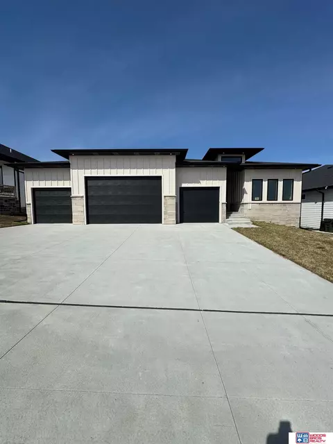 10910 Crescent Moon Pl, Lincoln, NE 68527