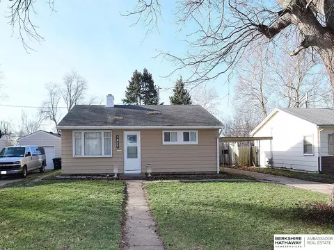 7069 Franklin St, Omaha, NE 68104