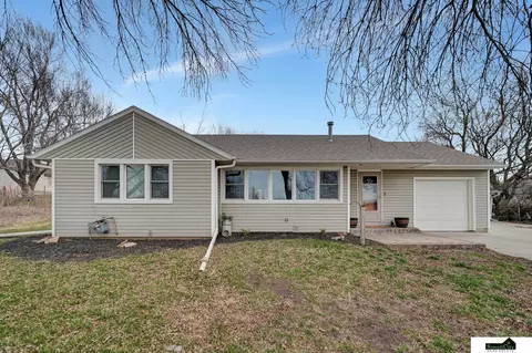 706 Everett St, Firth, NE 68358