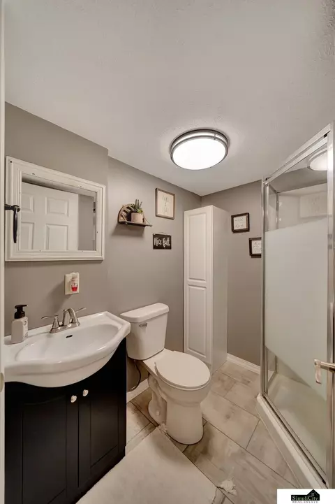 Bath - 706 Everett St, Firth, NE 68358 photo 3 of 3