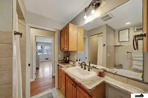 Bath - 706 Everett St, Firth, NE 68358 photo 2 of 3