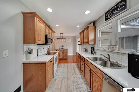 Kitchen - 706 Everett St, Firth, NE 68358 photo 4 of 4