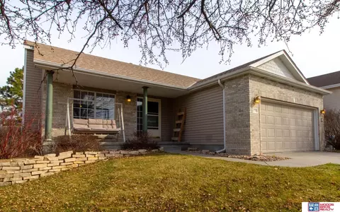 1720 Marlene Dr, Lincoln, NE 68512
