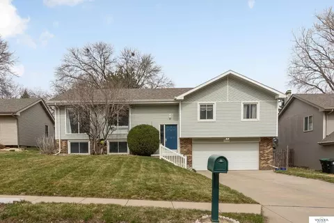 15468 Harney St, Omaha, NE 68154