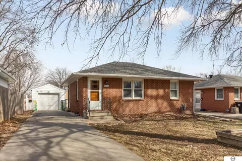 6620 Fremont St, Lincoln, NE 68507