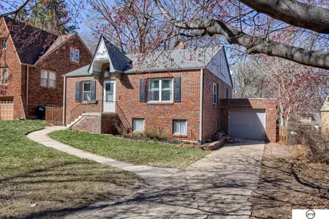 5018 Charles St, Omaha, NE 68132