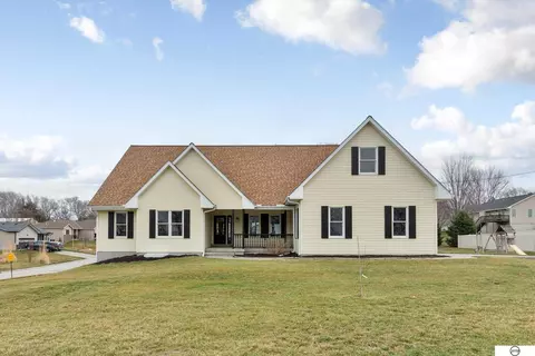 713 S 6th St, Ashland, NE 68003