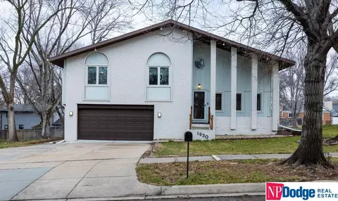 1930 Oakdale Ave, Lincoln, NE 68506