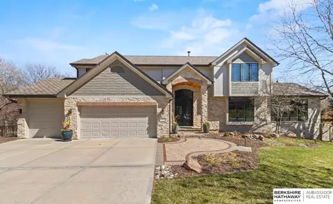 20818 Buckskin Trl, Omaha, NE 68022