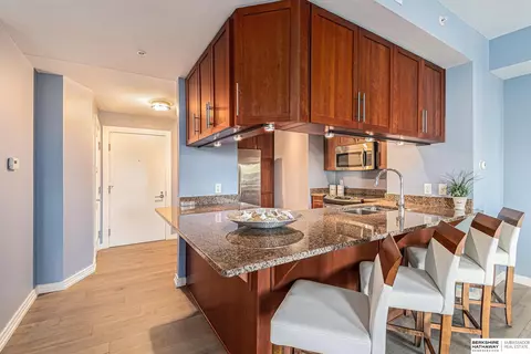 200 S 31 Ave #4210, Omaha, NE 68131