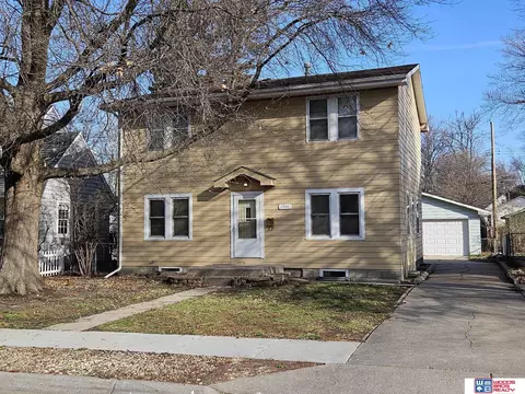 1444 Cheyenne St, Lincoln, NE 68502