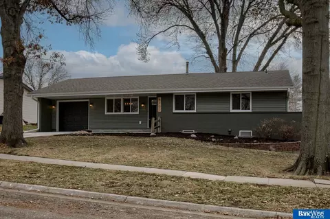 6701 S Bermuda Dr, Lincoln, NE 68506