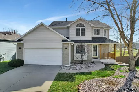 7428 Collister Rd, Lincoln, NE 68516
