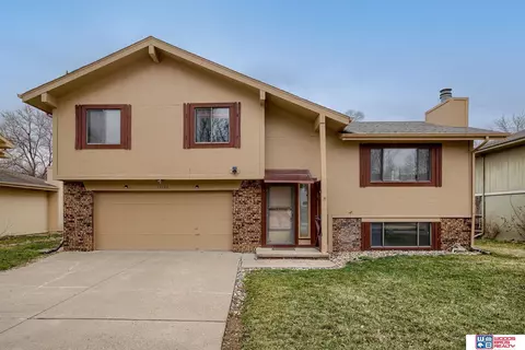 13108 S 24th St, Bellevue, NE 68123