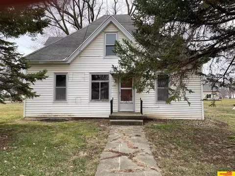 135 N 6th St, Lyons, NE 68038