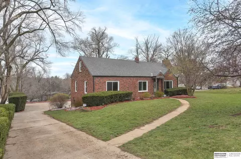 8175 Browne St, Omaha, NE 68134