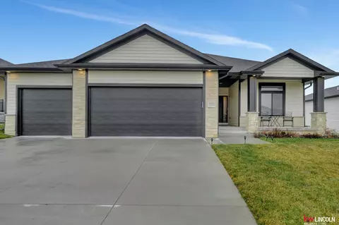 7521 S 78 St, Lincoln, NE 68516