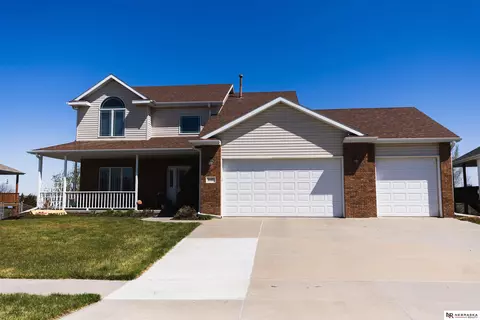 3460 Prairieview Dr, Lincoln, NE 68504